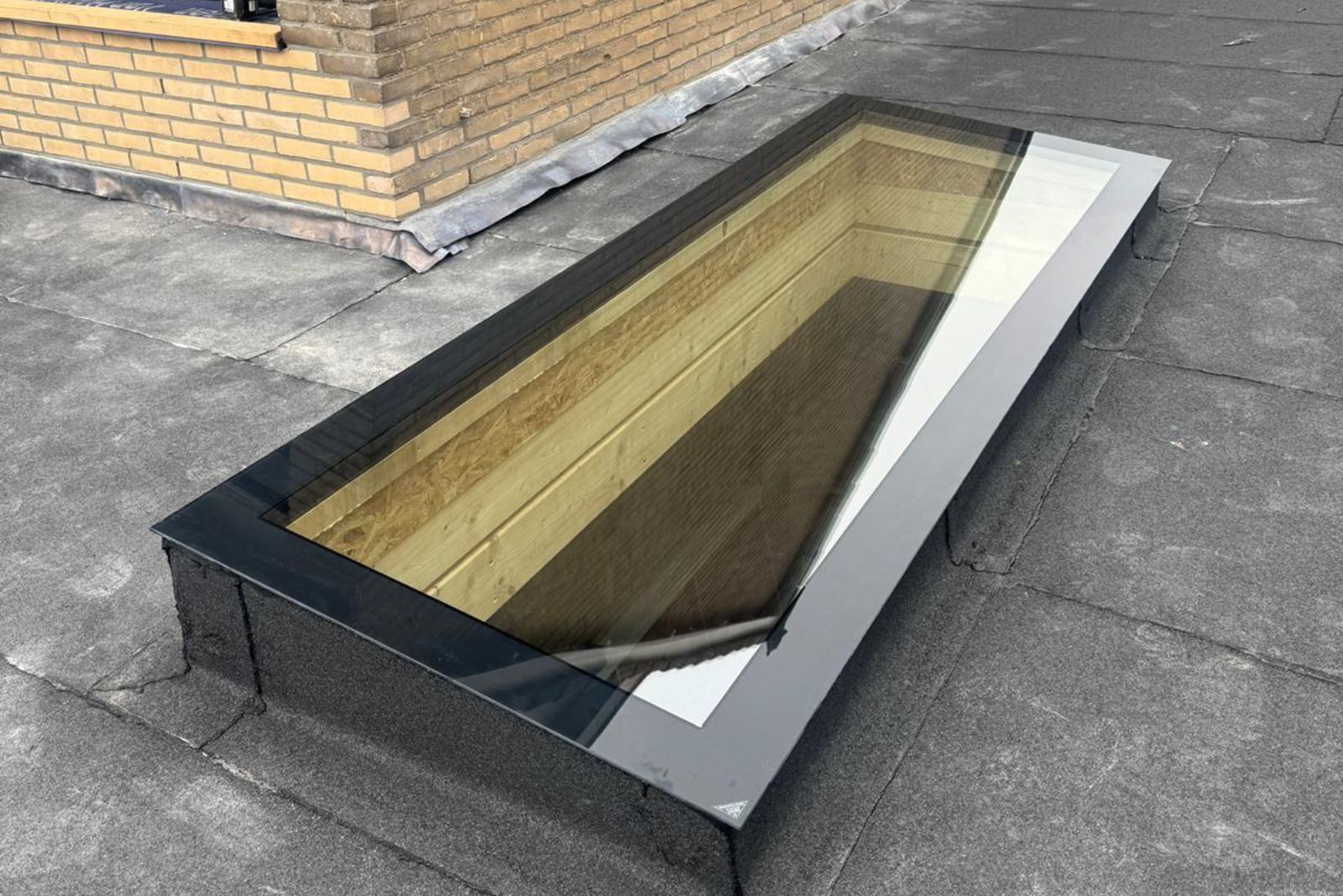 flat-roof-skylight-roof-window-roof-factory-gallery-image-1