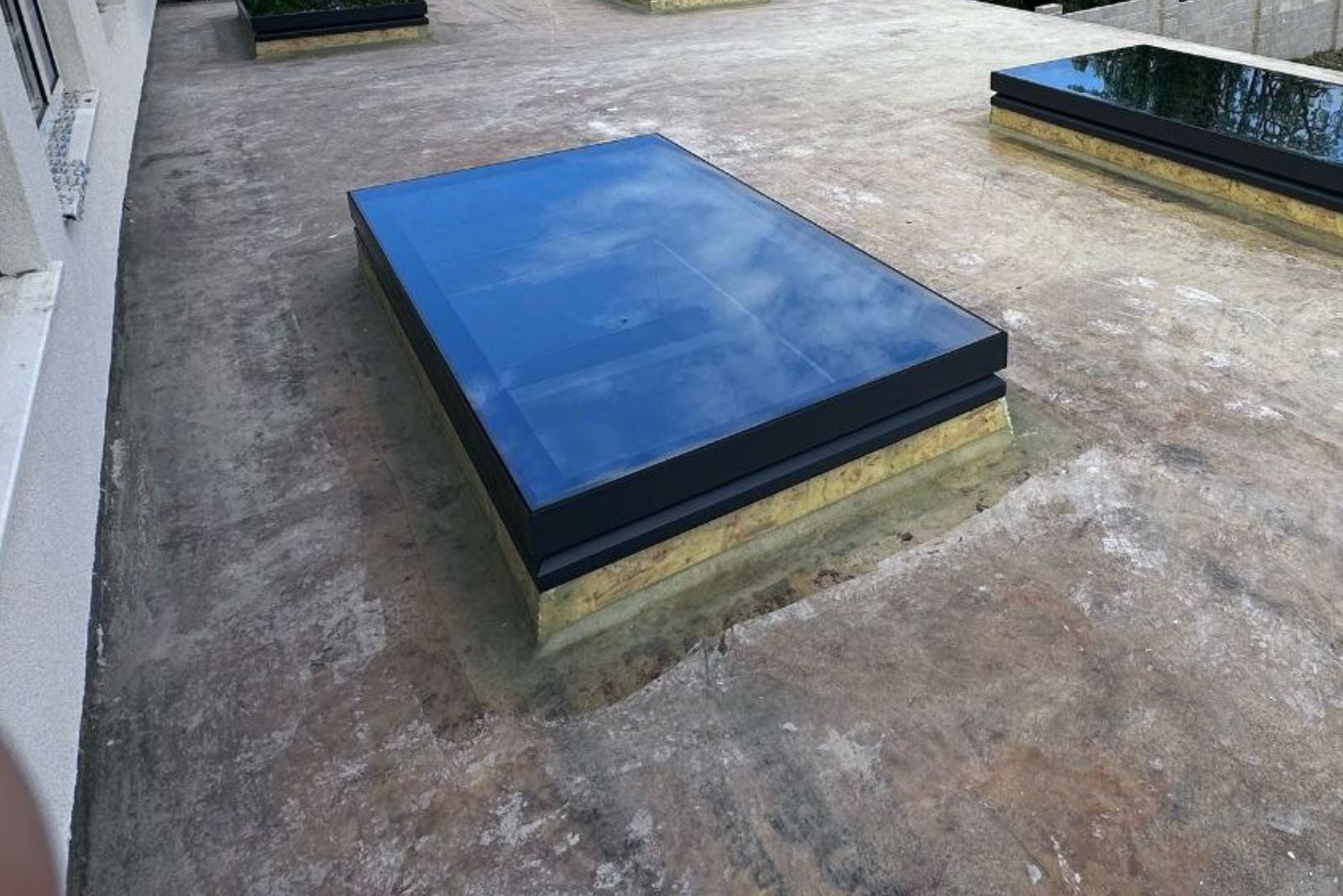 aluminium-framed-rooflights-double-glazed-non-opening-roof-lights-gallery-image-rooflight-factory